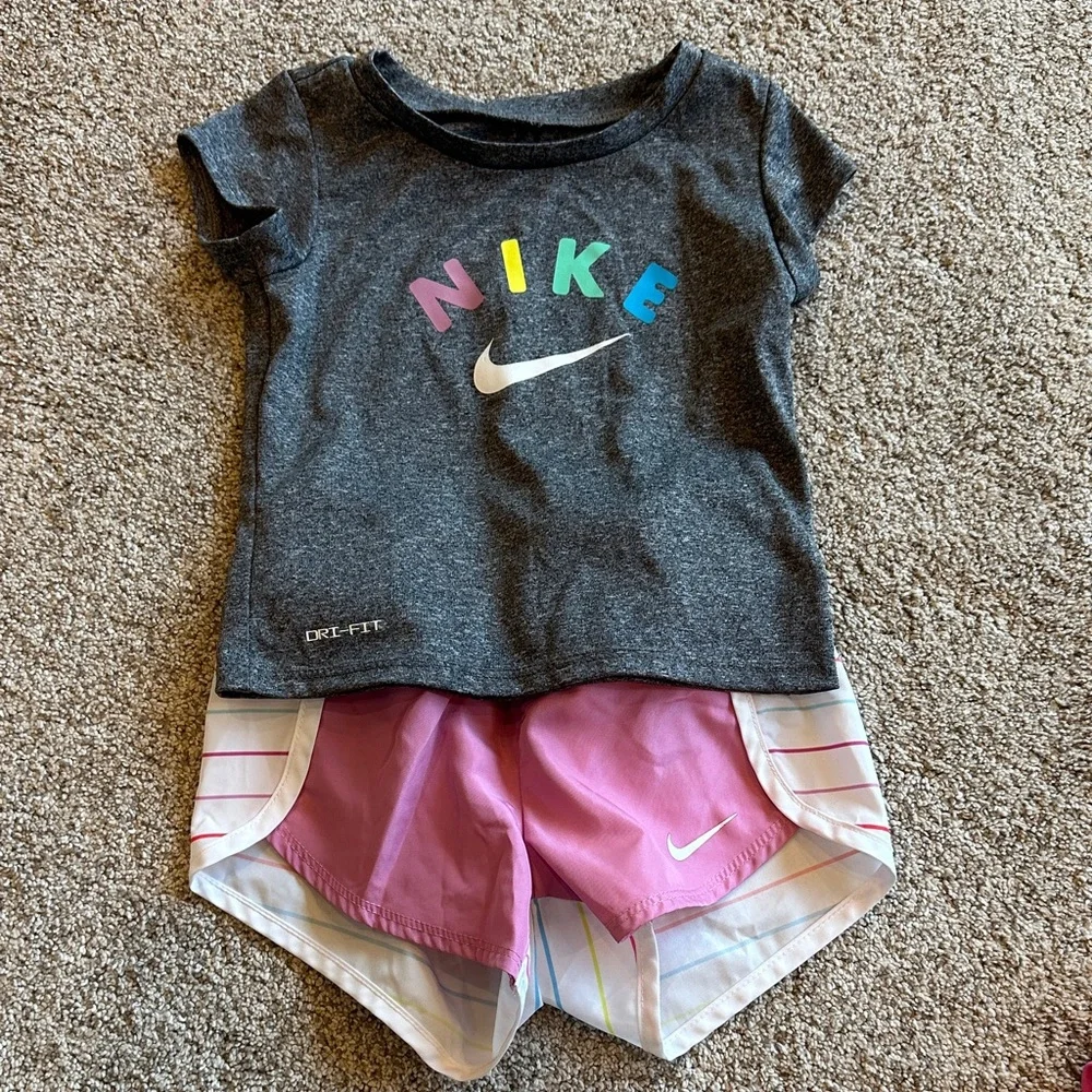 2t Nike Girls Sets BUNDLE! Gray/pink, Pink/navy, Coral & Aqua. 3sets as pictured - Picture 6 of 7